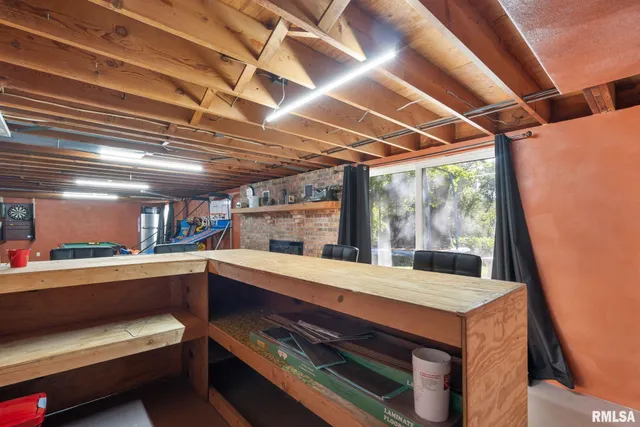 $244,900 | 14028 Knoxville Road, Milan, IL 61264