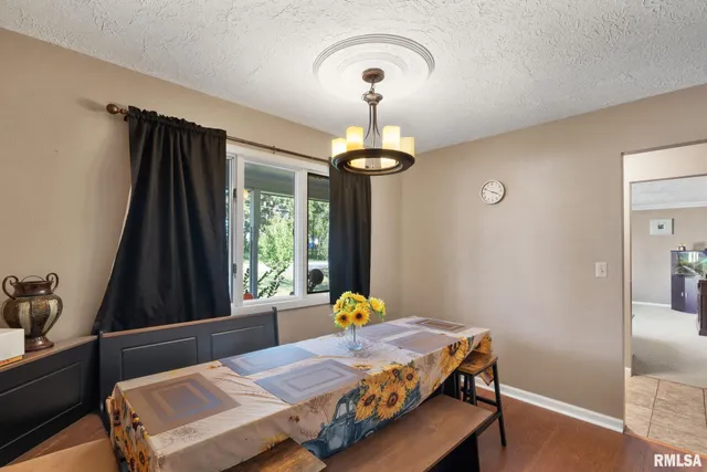 $244,900 | 14028 Knoxville Road, Milan, IL 61264