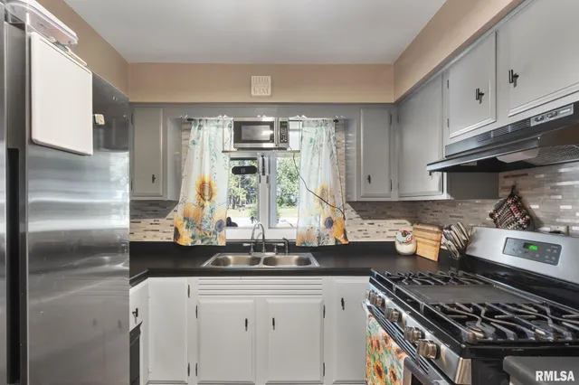 $244,900 | 14028 Knoxville Road, Milan, IL 61264