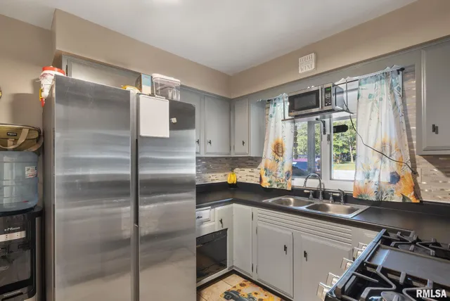 $244,900 | 14028 Knoxville Road, Milan, IL 61264