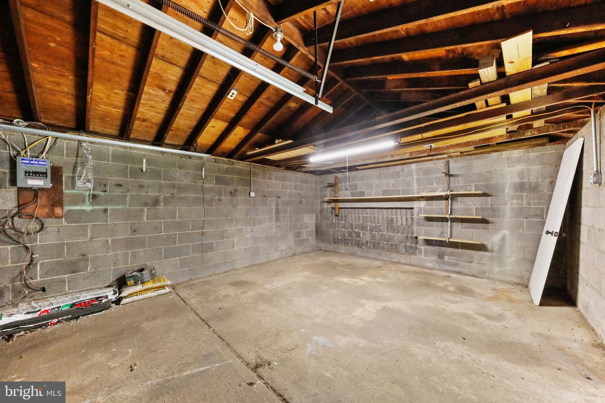 323 3rd Avenue Lindenwold, NJ 08021 - Photo 27 of 34 Spacious, versatile garage ready for ideas.