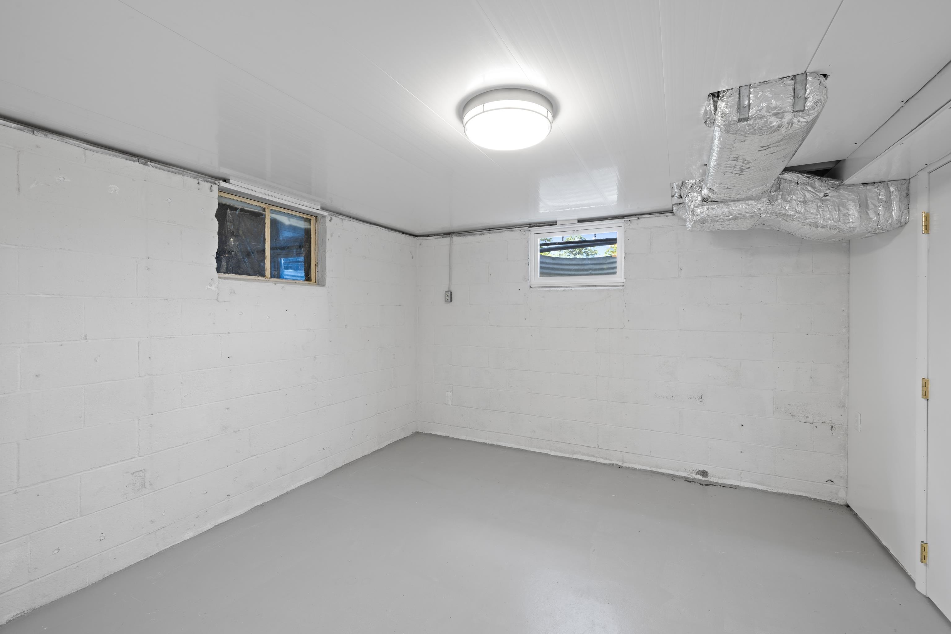 347 Clover Hill Road Dayton, VA 22821 - Photo 40 of 75 Basement back room