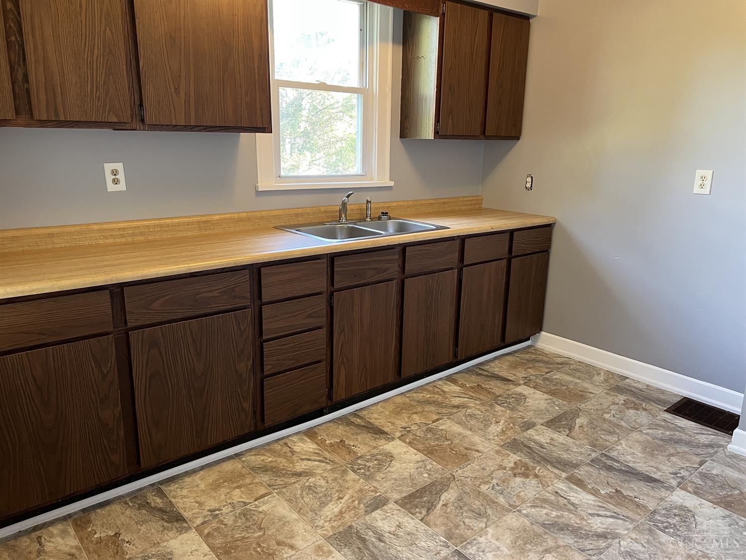 530 Fleming Road Cincinnati, OH 45231 - Photo 14 of 26