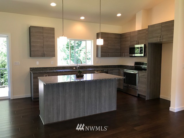 5547 South Langston Road Seattle, WA 98178 - Photo 4 of 14 Gallery Image 4