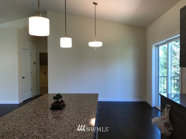 5547 South Langston Road Seattle, WA 98178 - Photo 5 of 14 Gallery Image 5