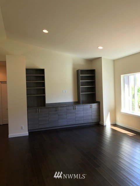 5547 South Langston Road Seattle, WA 98178 - Photo 6 of 14 Gallery Image 6