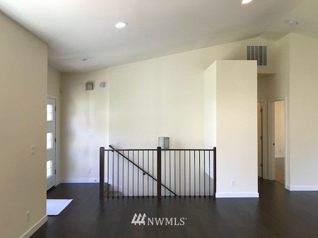 5547 South Langston Road Seattle, WA 98178 - Photo 7 of 14 Gallery Image 7
