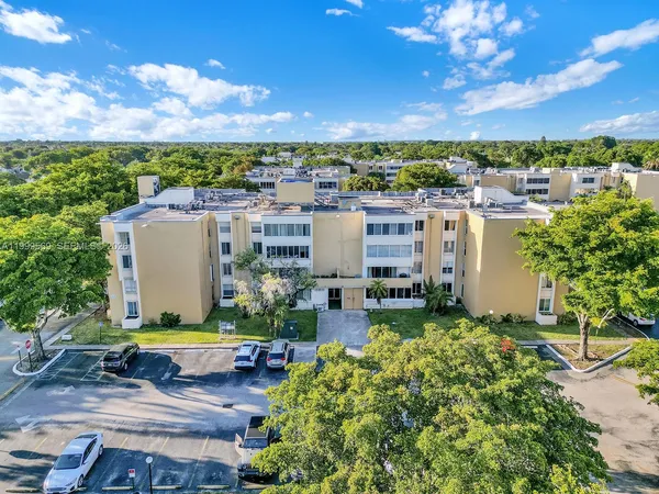 $3,100 | 6841 Southwest 147th Avenue, Unit 2H, Miami, FL 33193