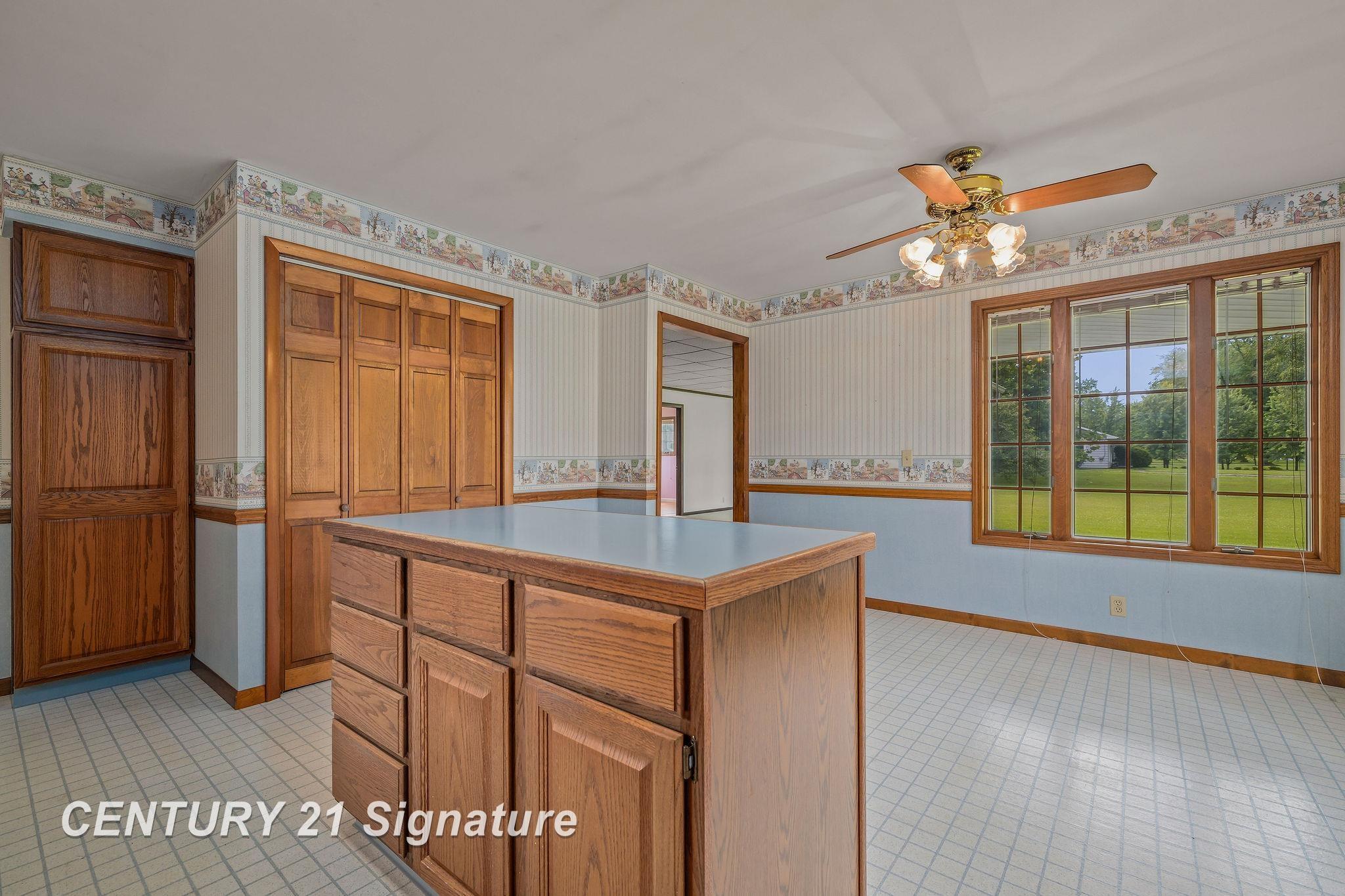 5115 Cole Road Saginaw, MI 48601 - Photo 13 of 32 50148797-df03c729-6a03-4eff-9209-aa19f1f123ec.JPG