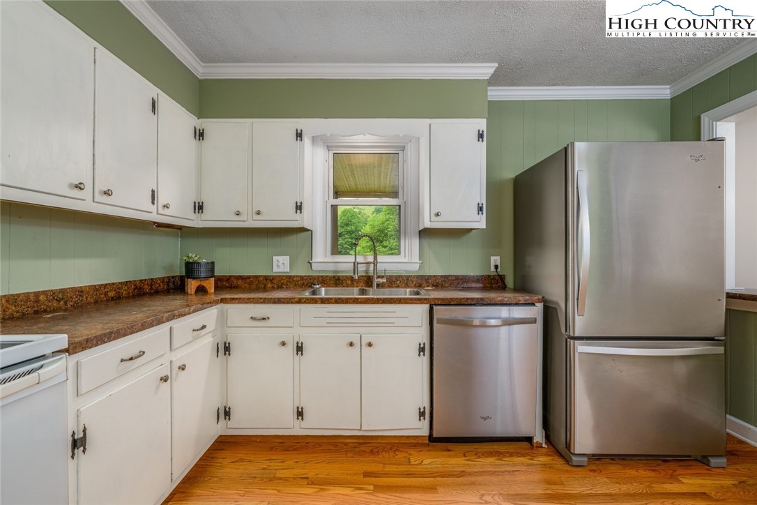 816 Howard Edmisten Road Sugar Grove, NC 28679 - Photo 11 of 49 Gallery Image 11