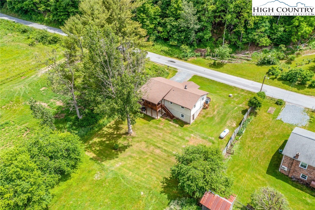 816 Howard Edmisten Road Sugar Grove, NC 28679 - Photo 6 of 49 Gallery Image 6