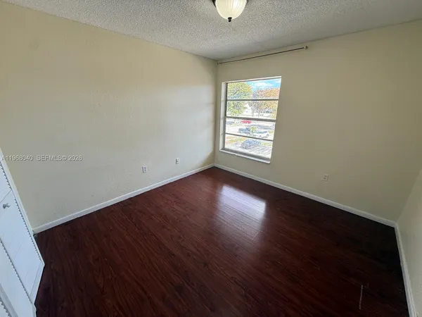 $1,730 | 17530 Northwest 68th Avenue, Unit C3012, Hialeah, FL 33015