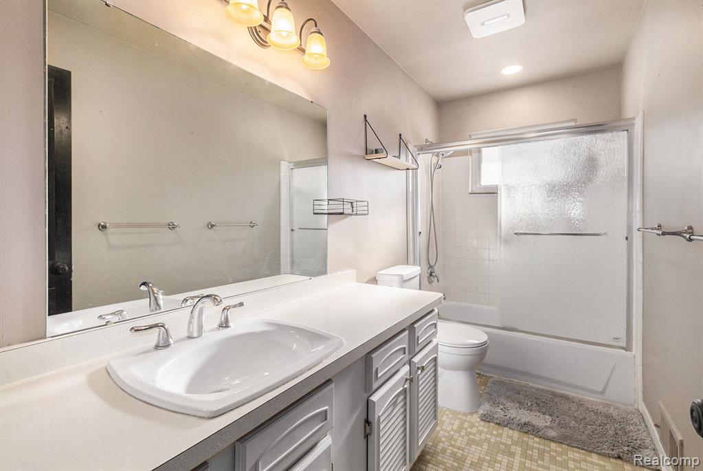8500 Lee Road Brighton, MI 48116 - Photo 13 of 21