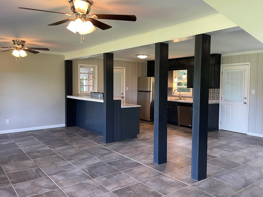 1412 Hickory Road Valdosta, GA 31601 - Photo 2 of 25 Gallery Image 2