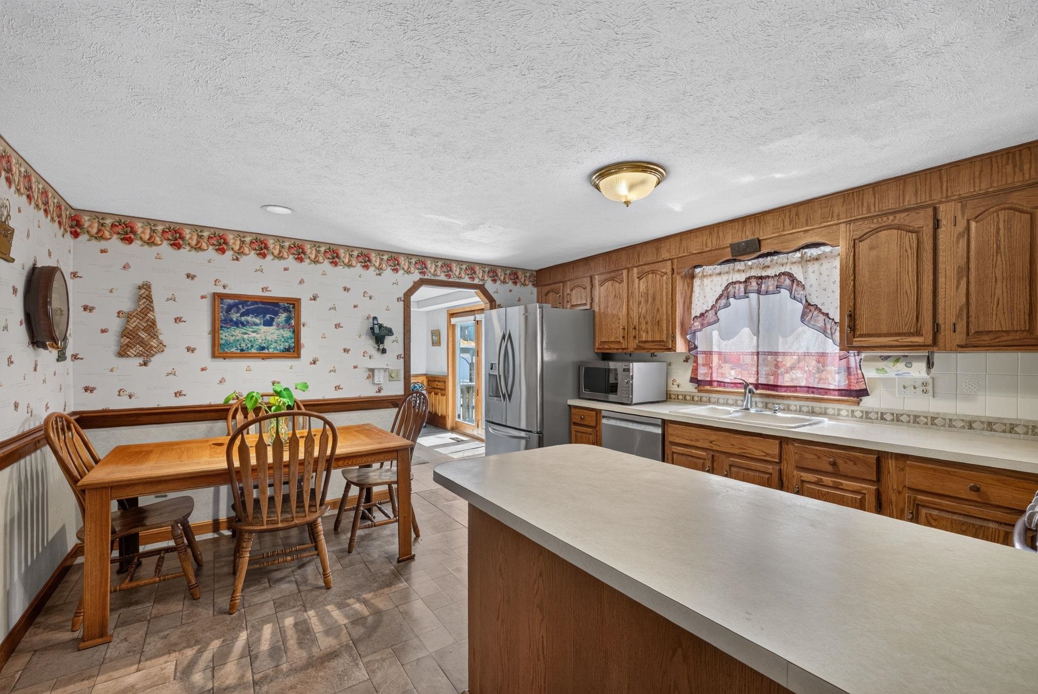 177 Ridge Road Nashua, NH 03062 - Photo 8 of 49