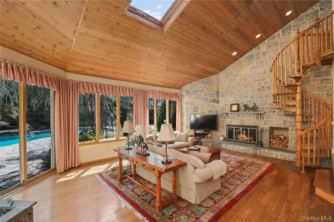 $2,595,000 | 17 Wampus Lakes Drive, Armonk, NY 10504