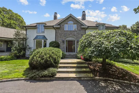 $2,595,000 | 17 Wampus Lakes Drive, Armonk, NY 10504