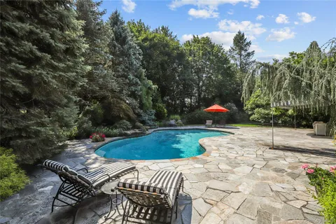 $2,595,000 | 17 Wampus Lakes Drive, Armonk, NY 10504