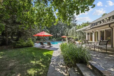 $2,595,000 | 17 Wampus Lakes Drive, Armonk, NY 10504