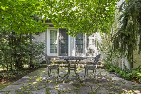 $2,595,000 | 17 Wampus Lakes Drive, Armonk, NY 10504