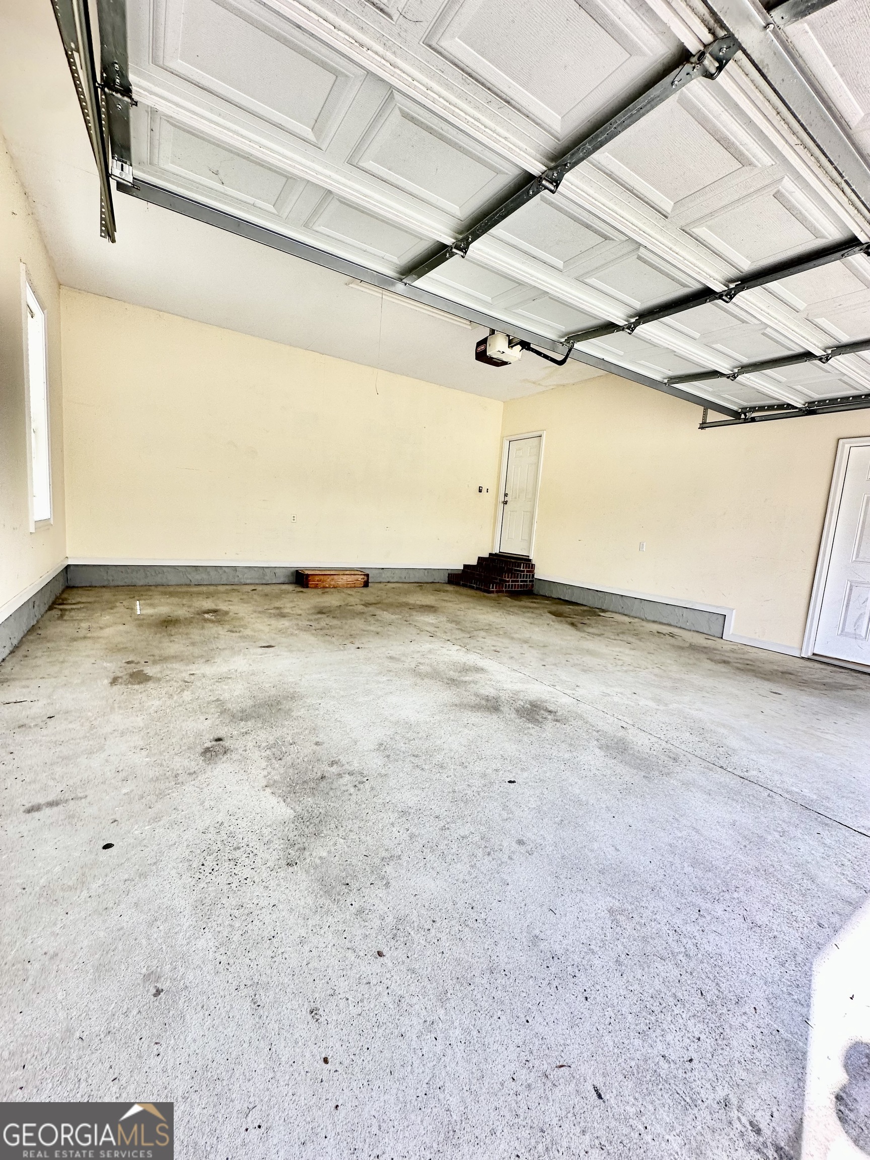 26 Alan Lane Tifton, GA 31793 - Photo 24 of 28 a view of a room with an empty space