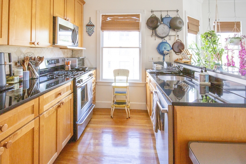 24 Lexington Street, Unit 2 Boston, MA 02129 - Photo 8 of 26