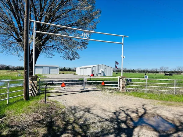 $695,000 | 880 County Road 4210, Bonham, TX 75418