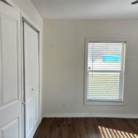 $1,350 | 302 South Rusk Street, Sherman, TX 75090