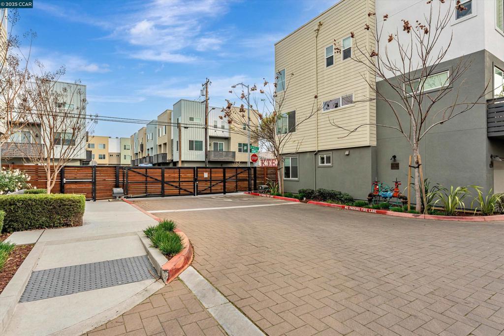 967-967 24th Street Oakland, CA 94607 - Photo 37 of 43