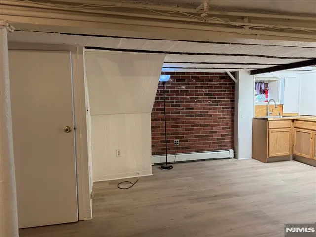 $1,000 | 9 Beaver Avenue, Unit 2, North Arlington, NJ 07031