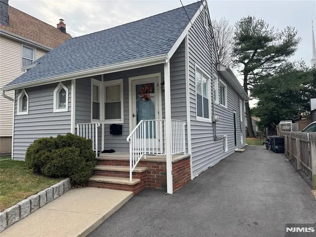 $1,000 | 9 Beaver Avenue, Unit 2, North Arlington, NJ 07031
