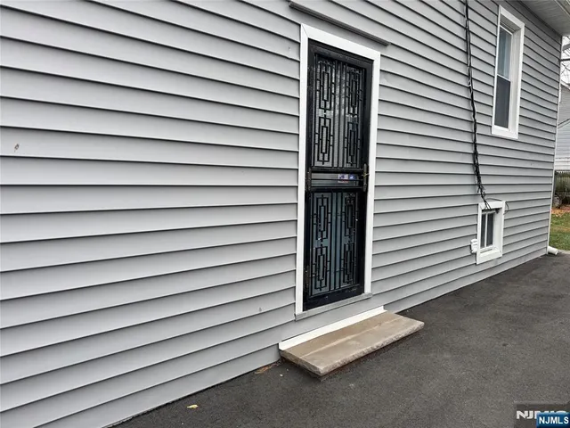 $1,000 | 9 Beaver Avenue, Unit 2, North Arlington, NJ 07031