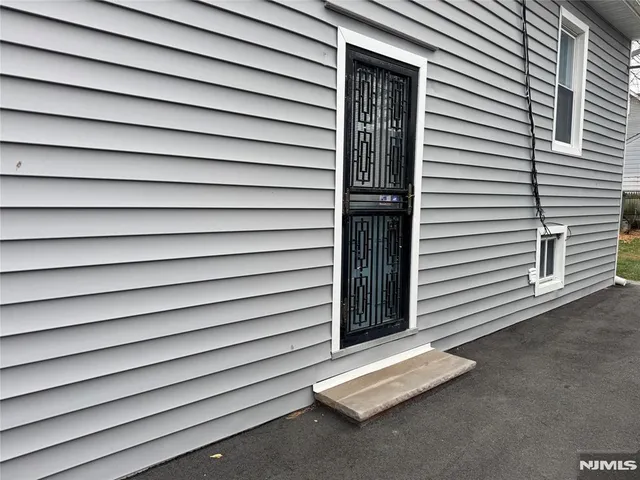 $1,000 | 9 Beaver Avenue, Unit 2, North Arlington, NJ 07031