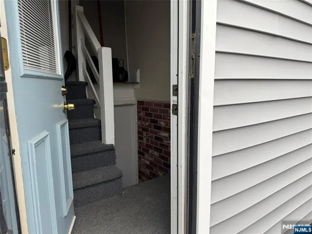 $1,000 | 9 Beaver Avenue, Unit 2, North Arlington, NJ 07031