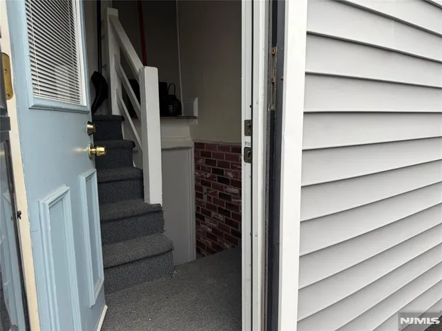 $1,000 | 9 Beaver Avenue, Unit 2, North Arlington, NJ 07031