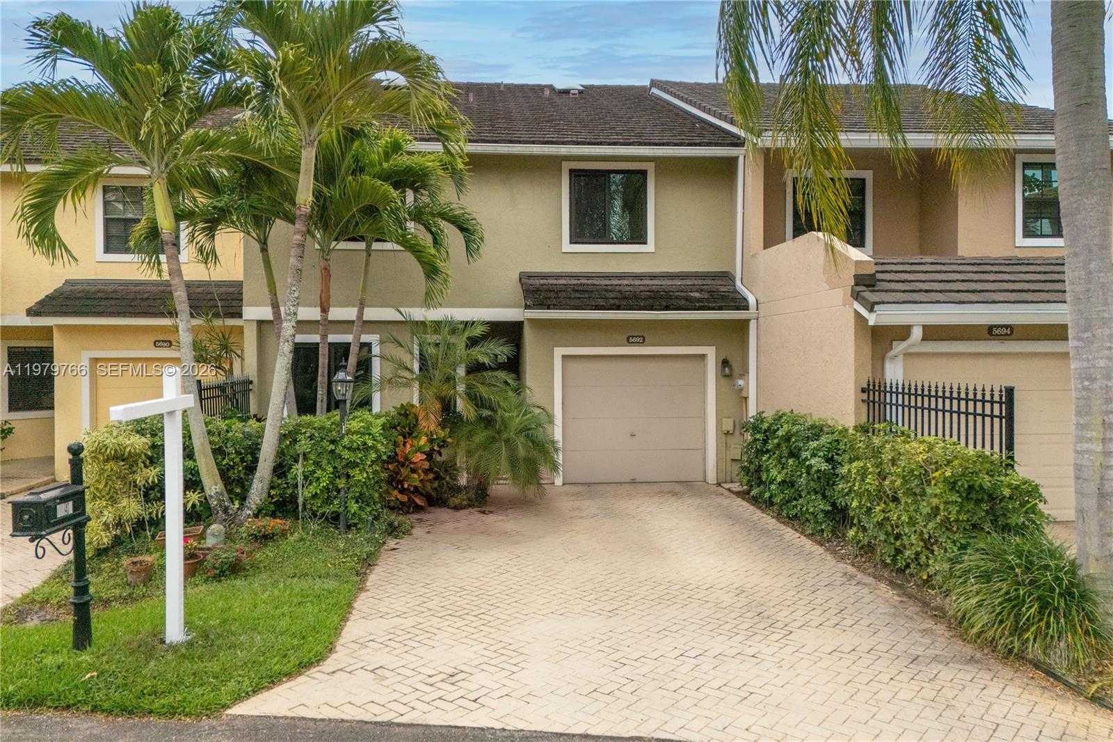 5692 Santiago Circle Boca Raton, FL 33433 - Photo 3 of 42 Gallery Image 3