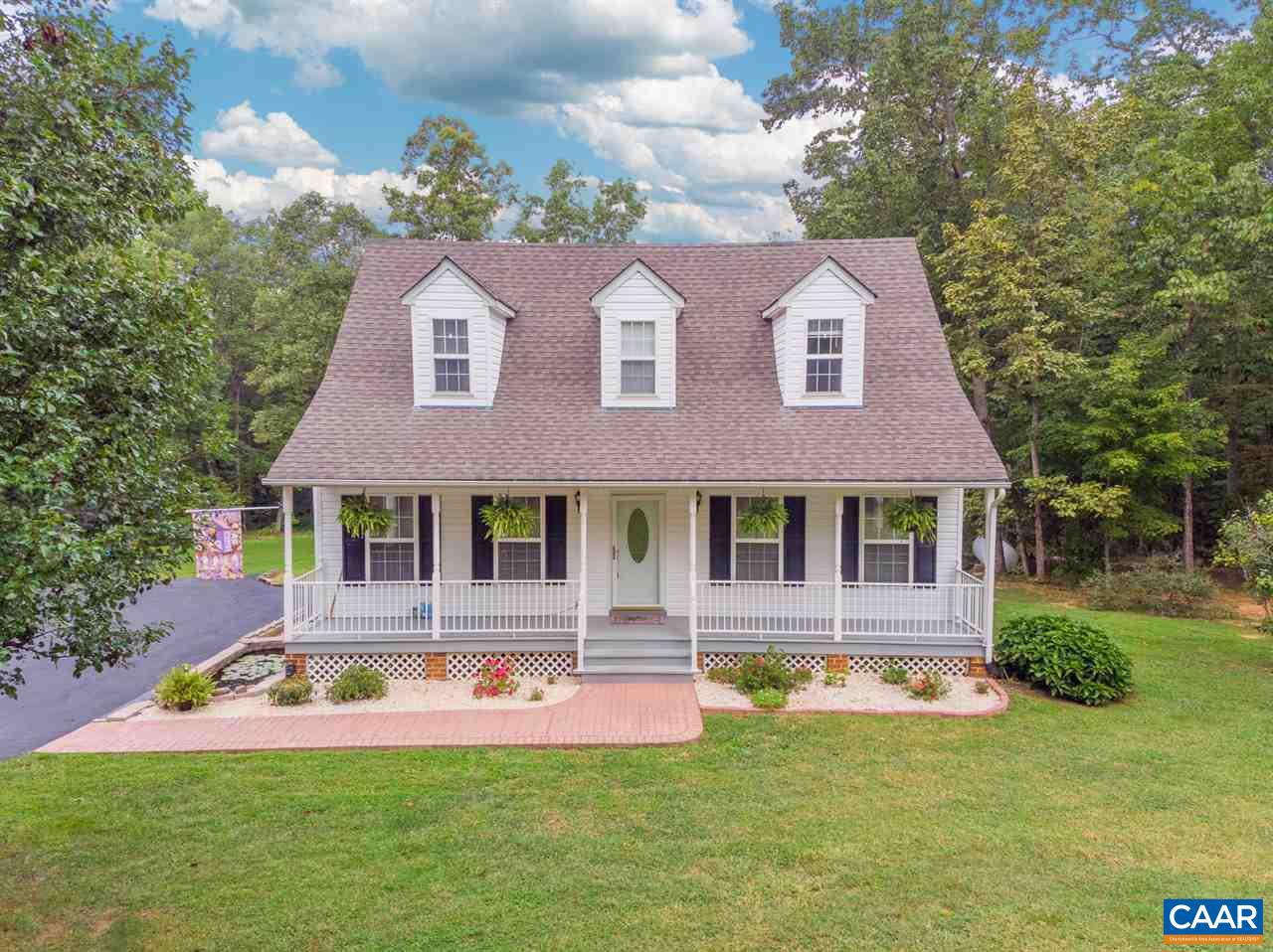 2363 Roundabout Road Louisa, VA 23093 - Photo 4 of 48
