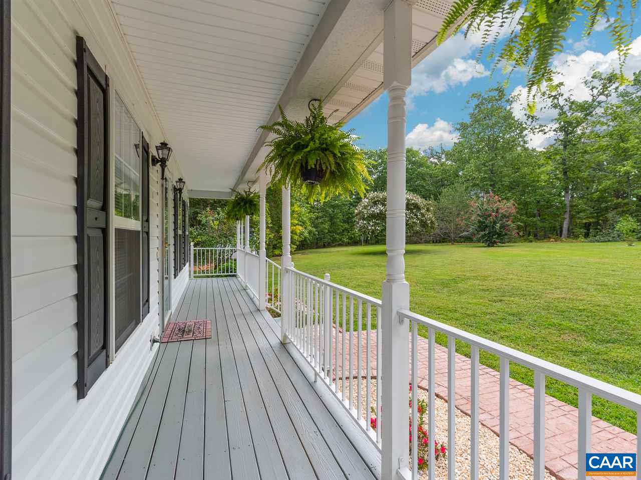 2363 Roundabout Road Louisa, VA 23093 - Photo 5 of 48