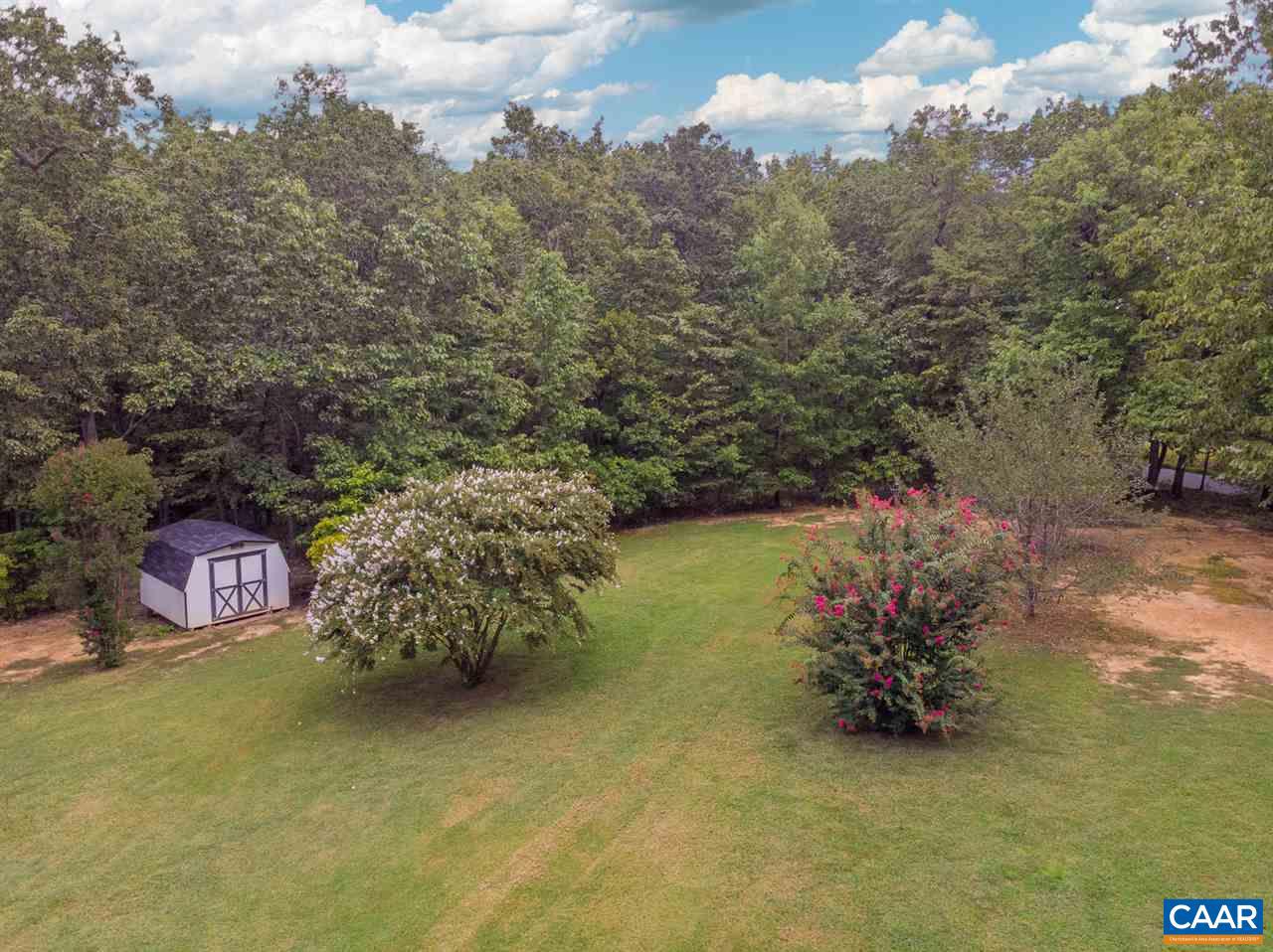 2363 Roundabout Road Louisa, VA 23093 - Photo 9 of 48