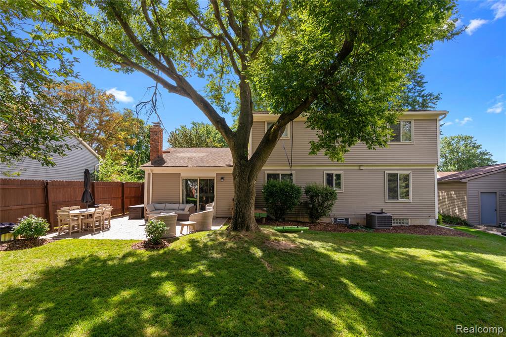 1659 Dennett Lane Rochester Hills, MI 48307 - Photo 38 of 49
