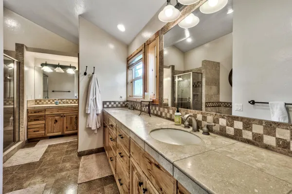 $2,449,000 | 15473 Kent Drive, Truckee, CA 96161