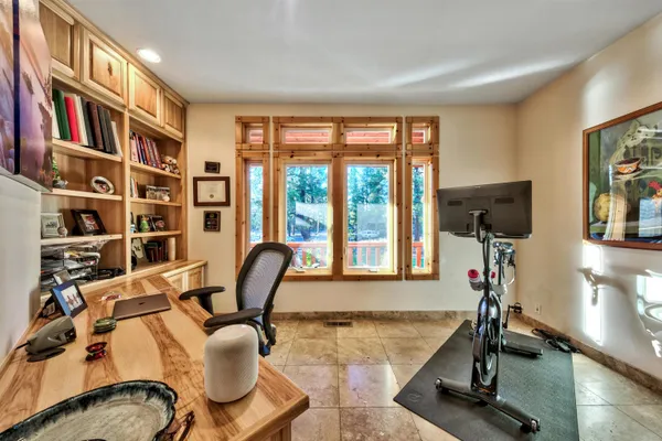 $2,449,000 | 15473 Kent Drive, Truckee, CA 96161