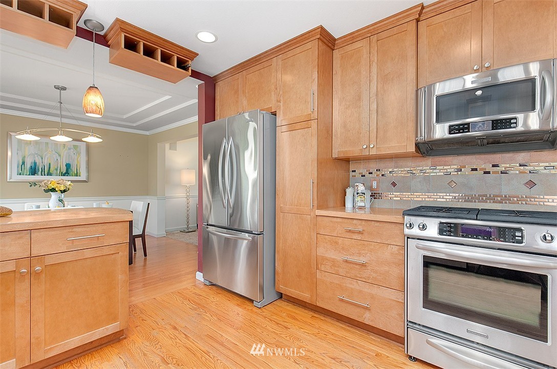 19222 86th Place Northeast Bothell, WA 98011 - Photo 8 of 25 Gallery Image 8