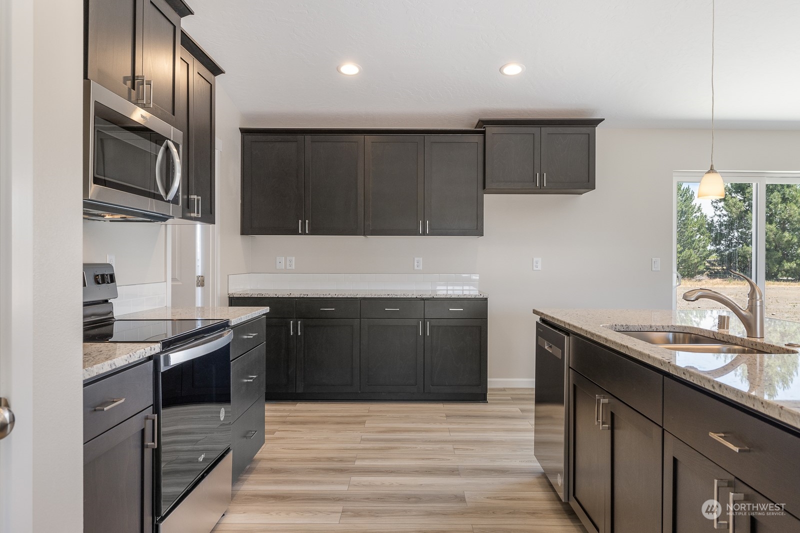 25603 South Finley Road Kennewick, WA 99337 - Photo 8 of 29