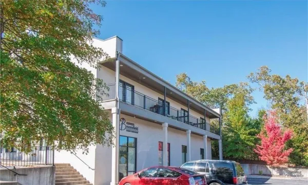 $1,000 | 2131 North Crossover Road, Unit 202, Fayetteville, AR 72703