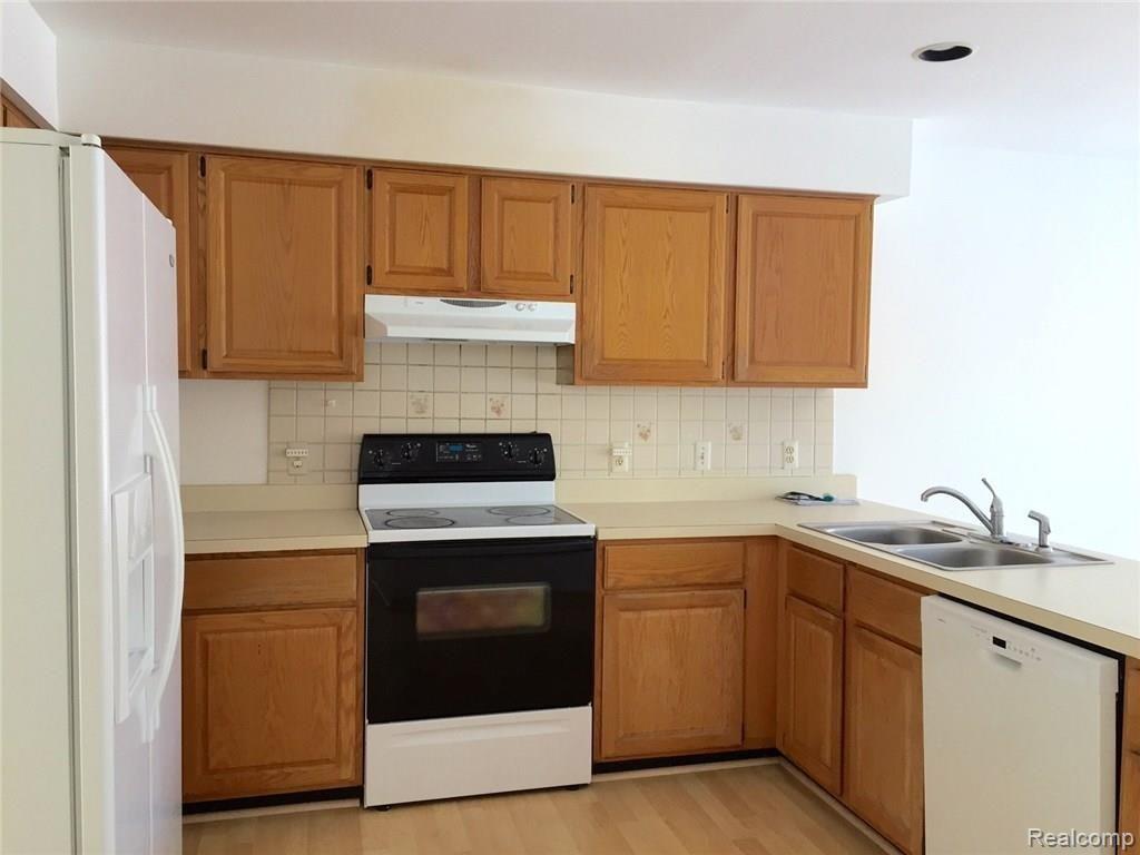 3250 High Ridge Court West Bloomfield, MI 48324 - Photo 8 of 10