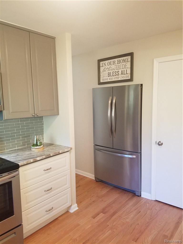 32262 Bonnet Hill Road Farmington, MI 48334 - Photo 25 of 28 20181016_150405.jpg