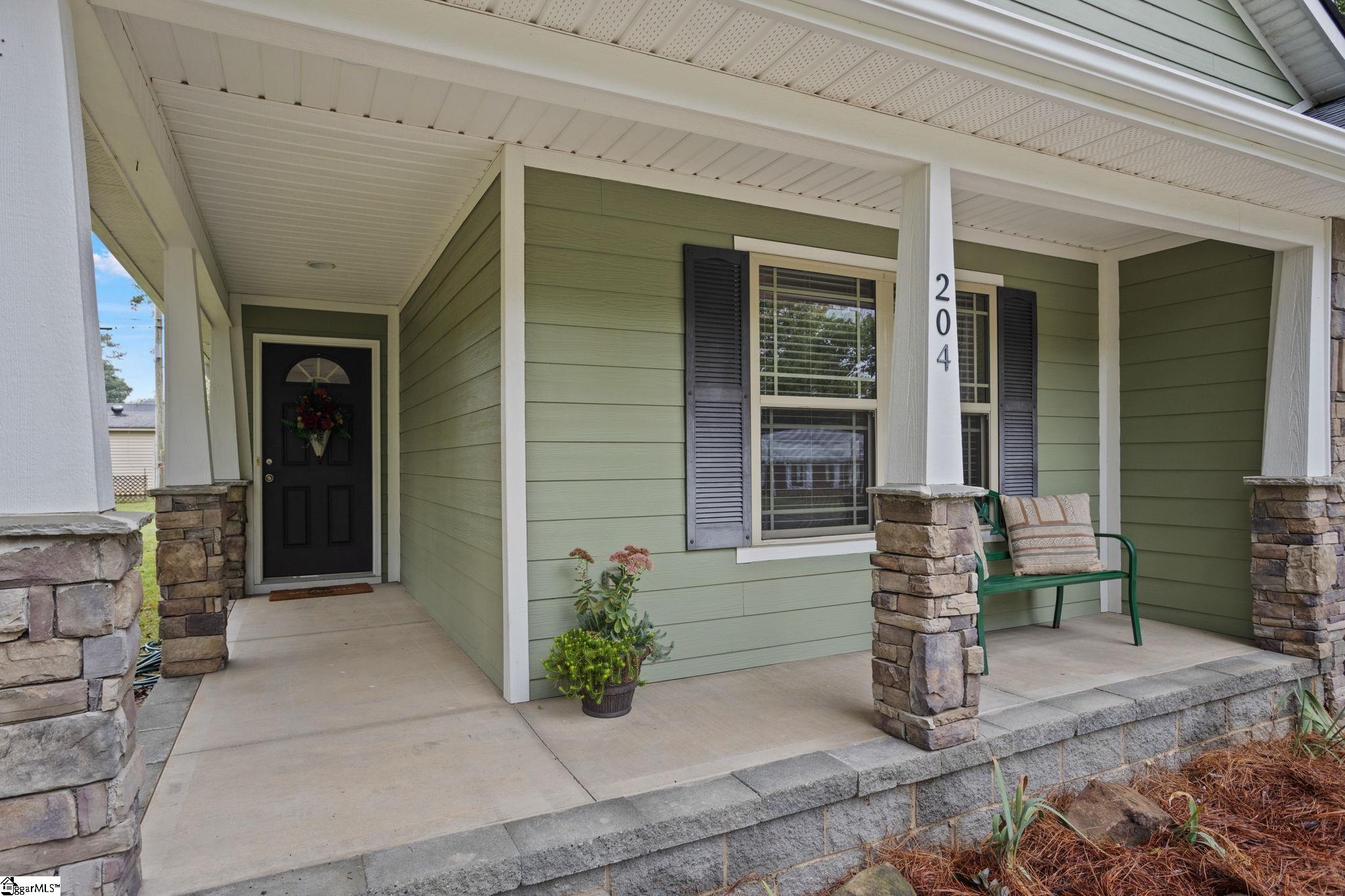 204 Inn Circle Fountain Inn, SC 29644 - Photo 3 of 26