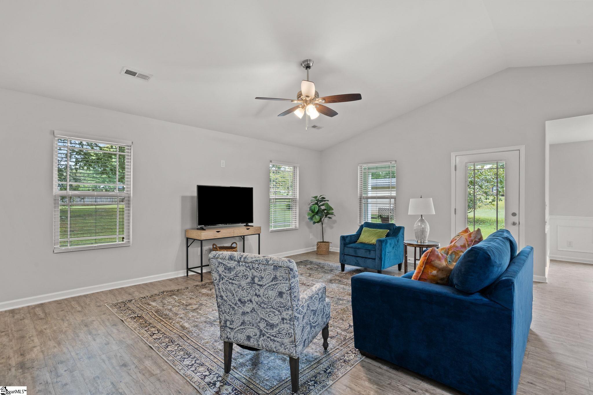 204 Inn Circle Fountain Inn, SC 29644 - Photo 7 of 26