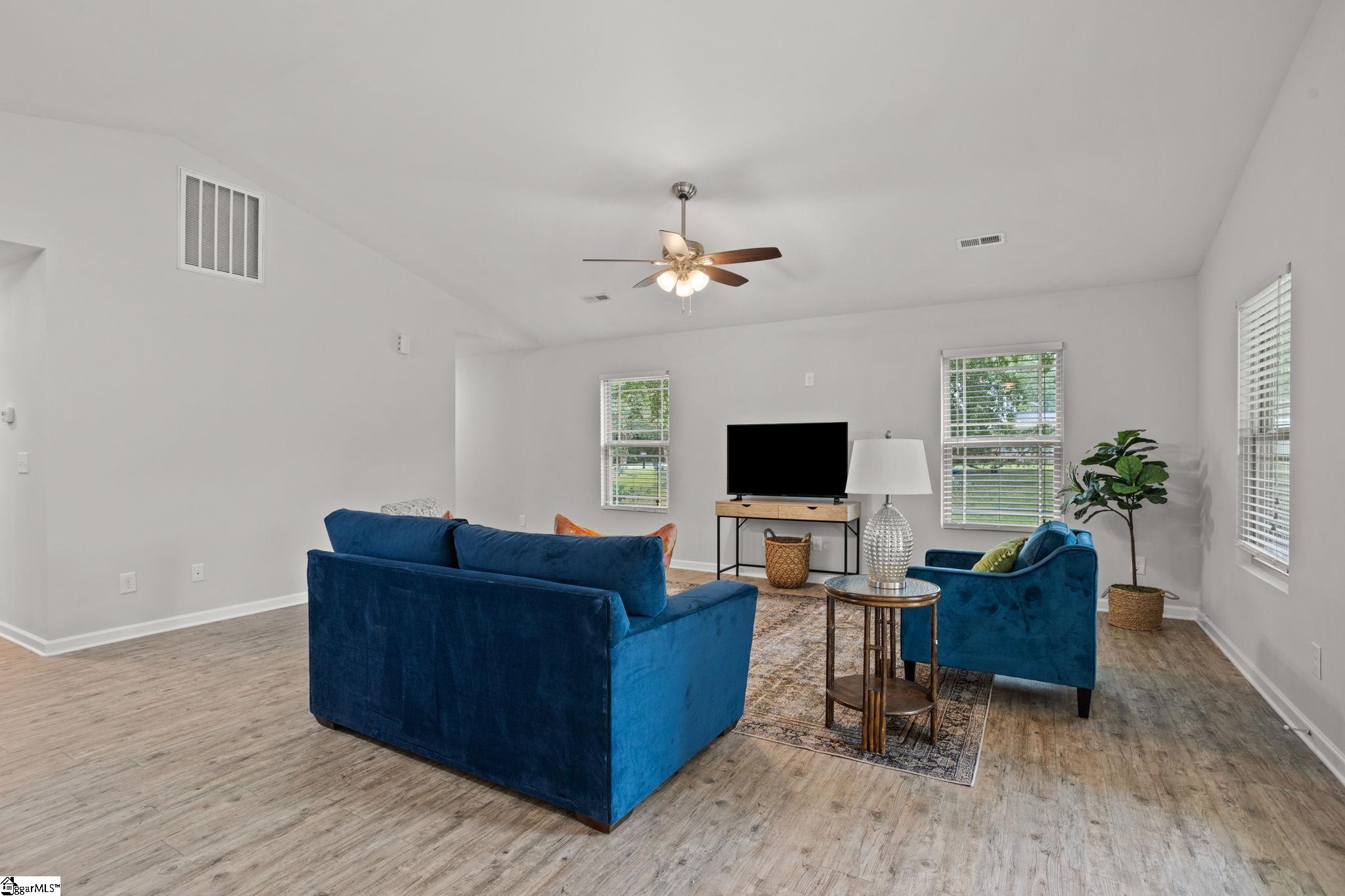 204 Inn Circle Fountain Inn, SC 29644 - Photo 8 of 26